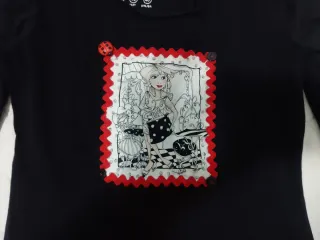 Camiseta negra Atmosphere customizada