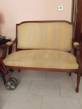 Tresillo, uno de 2 plazas y dos sillones indiv.