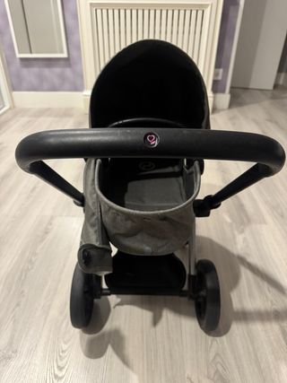 Carrito de muñecas gris