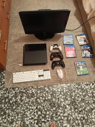 Consola PS4 con Monitor y Accesorios
