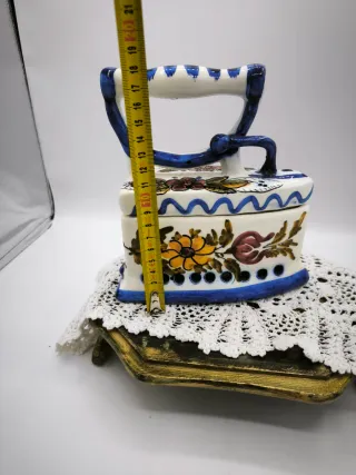 Caja de porcelana decorada. Plancha