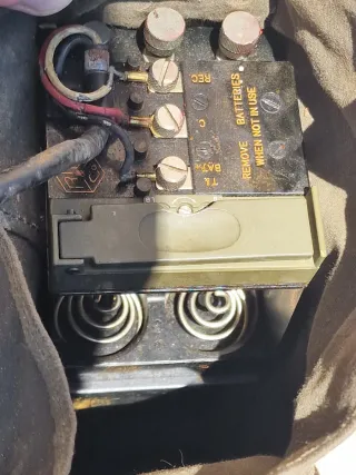Teléfono de campaña militar antiguo