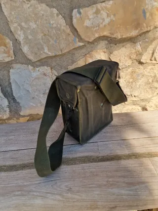 Teléfono de campaña militar antiguo