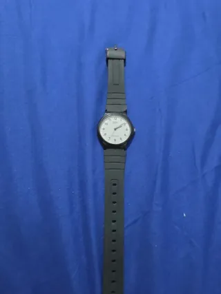 Reloj Casio MQ-24-7B Roto