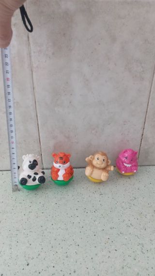 Lote 4 muñecos animales rodantes