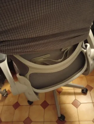 Silla de oficina gris