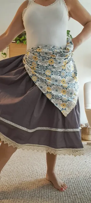 Falda 75cm y delantal casera, regional, huertana