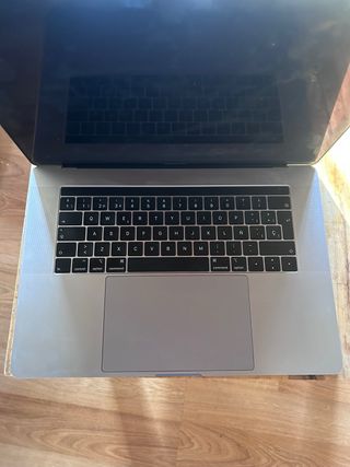 MacBook Pro 15 i7/32GB/256GB