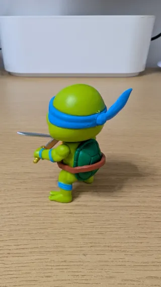 Figura Leonardo Tortuga Ninja 8cm