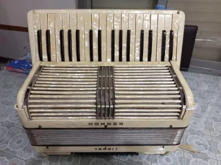 Acordeón Hohner Verdi II