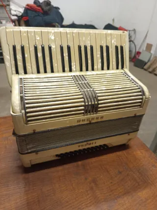 Acordeón Hohner Verdi II