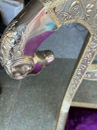 Silla Anglo-India Vintage Dorada y Morada