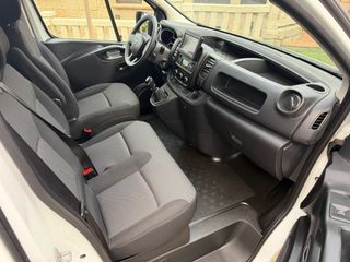Nissan NV300 2020