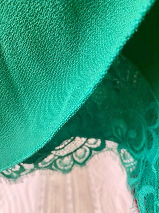 Blusa verde Sense sin mangas con encaje