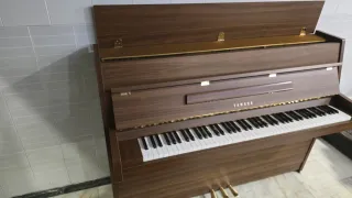 Piano Yamaha 108
