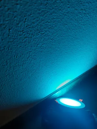 4 Focos LED DUSKTEC Inteligentes RGB + Branco