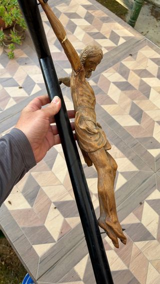 Crucifijo antiguo madera tallada