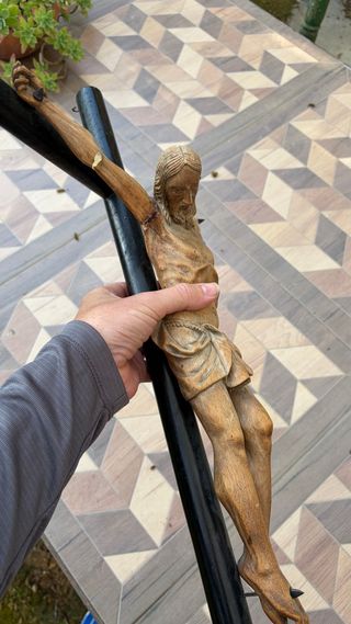 Crucifijo antiguo madera tallada
