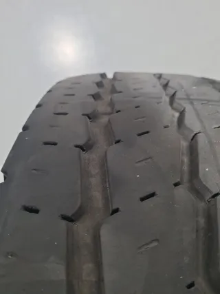 Continental vancocamper 215/70 R 15 109R