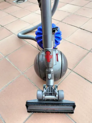 Aspirador Dyson Ball DC33C