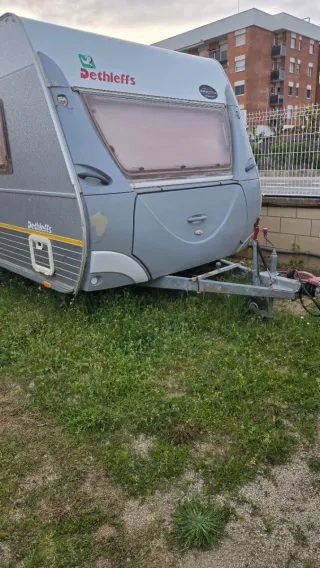 Caravana muy bien equipada