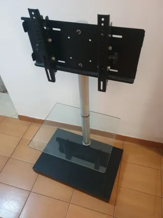 Soporte TV con estantes de cristal
