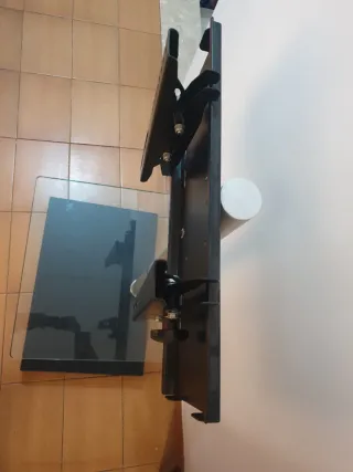 Soporte TV con estantes de cristal