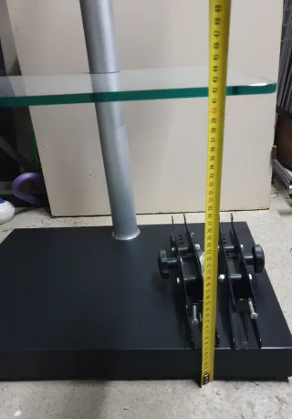 Soporte TV con estantes de cristal