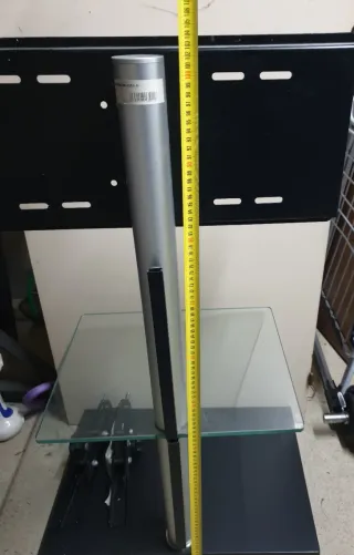 Soporte TV con estantes de cristal