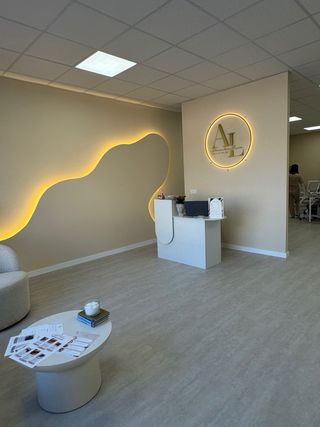 Alquilo espacio peluqueria