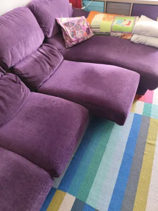 Sofá chaiselongue morado