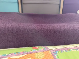 Sofá chaiselongue morado