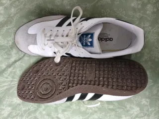 Zapatillas. Estilo Samba. Talla 44. Como nuevas