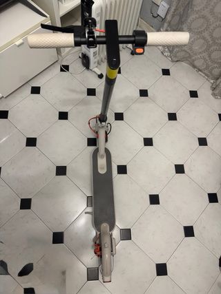 Xiaomi Mi Electric Scooter M365 2 cascos de REGALO