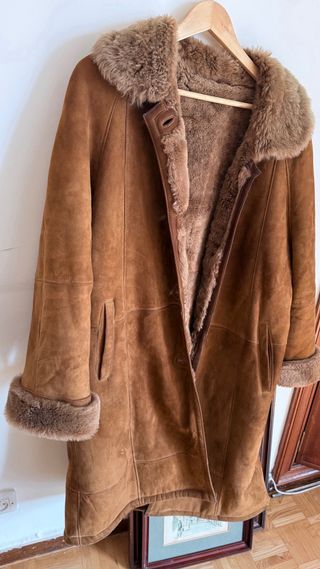 Abrigo de piel marrón ( sintético)