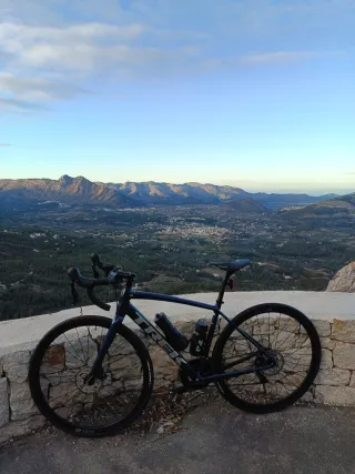 Trek Domane AL 2 Talla 52 Shimano 105 Hidráulico