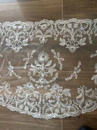 Mantilla Fallera Media Luna Blanca
