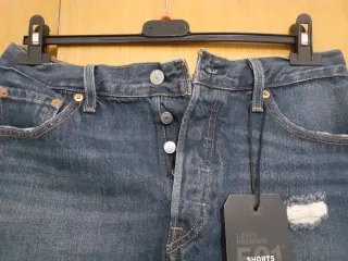 PANTALÓN TEJANO SHORT DE MUJER LEVIS 501 TALLA 28