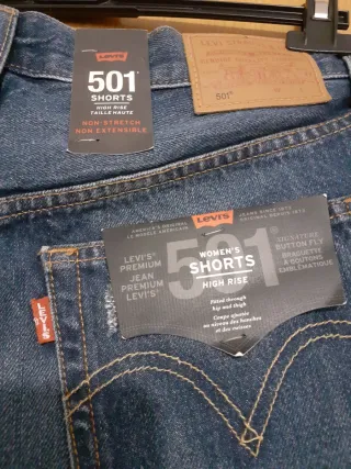 PANTALÓN TEJANO SHORT DE MUJER LEVIS 501 TALLA 28