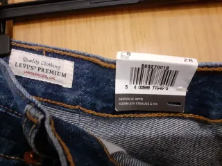 PANTALÓN TEJANO SHORT DE MUJER LEVIS 501 TALLA 28