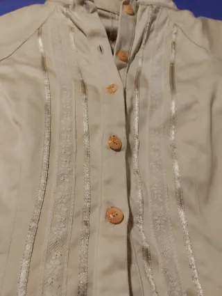 Falda y camisa de flamenca.