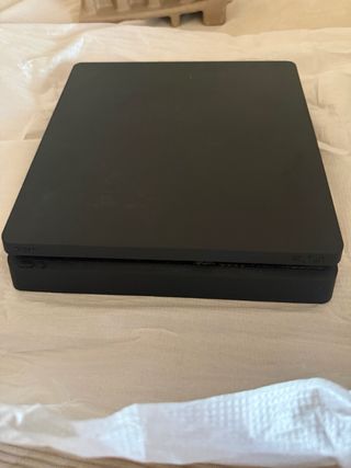PS4 Slim 500GB + 2 Mandos + Cargador