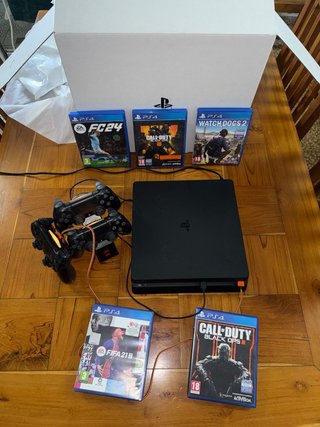 PS4 Slim 500GB + 3 Mandos + Cargador + Juegos