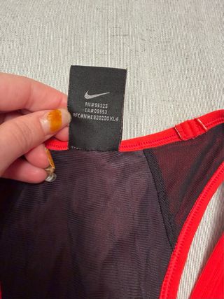 Top Deportivo Nike Mujer Rojo Talla M