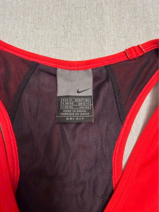 Top Deportivo Nike Mujer Rojo Talla M