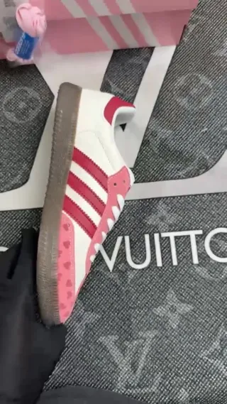 Adidas Samba x Comme des Garçons PLAY