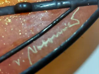 Plato de vidrio y jarrón hecho a mano