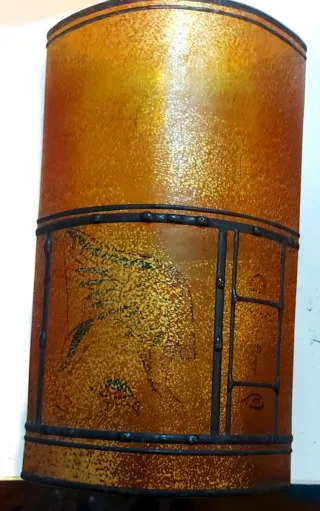 Plato de vidrio y jarrón hecho a mano