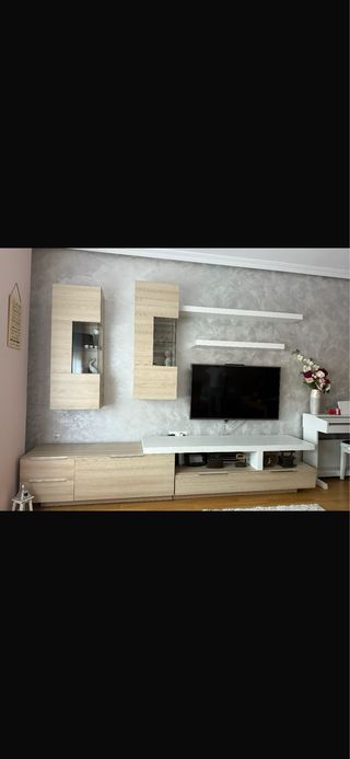 Mueble de salón modular beige y blanco