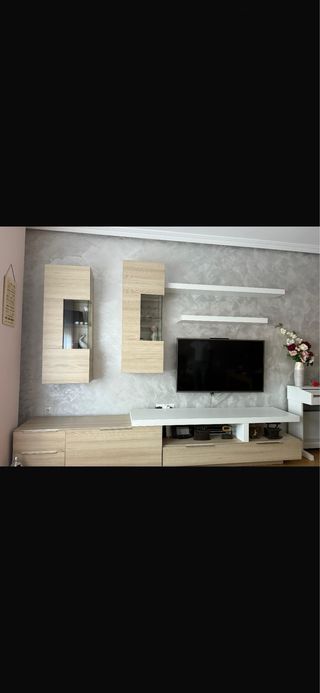 Mueble de salón modular beige y blanco